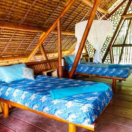 Отель Southern Mentawai Outpost Sibigau Island Экстерьер фото