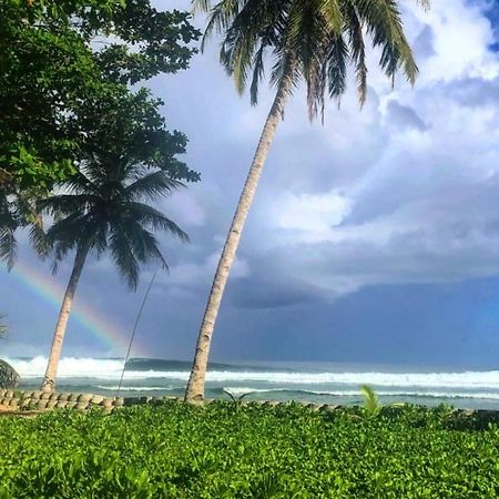 Отель Southern Mentawai Outpost Sibigau Island Экстерьер фото