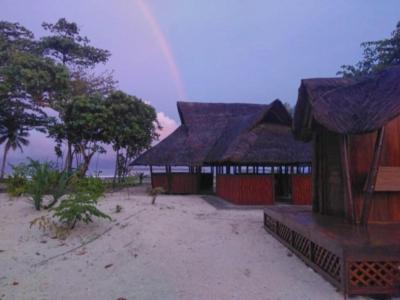 Отель Southern Mentawai Outpost Sibigau Island Экстерьер фото