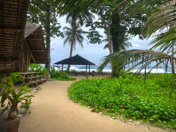 Отель Southern Mentawai Outpost Sibigau Island Экстерьер фото